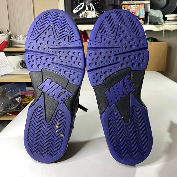 Athletic_Shoes